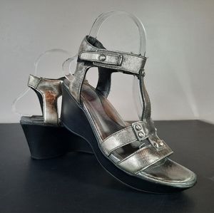 NAOT Sz 6 EU36 Flirt T Ankle Strap Wedge Heel Gold Metallic Sandals